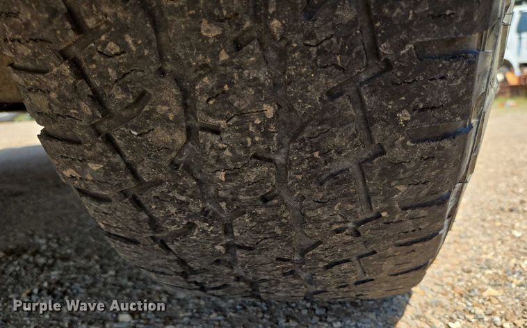 image for item ED2066 2015 Chevrolet Silverado 1500 Crew Cab pickup truck