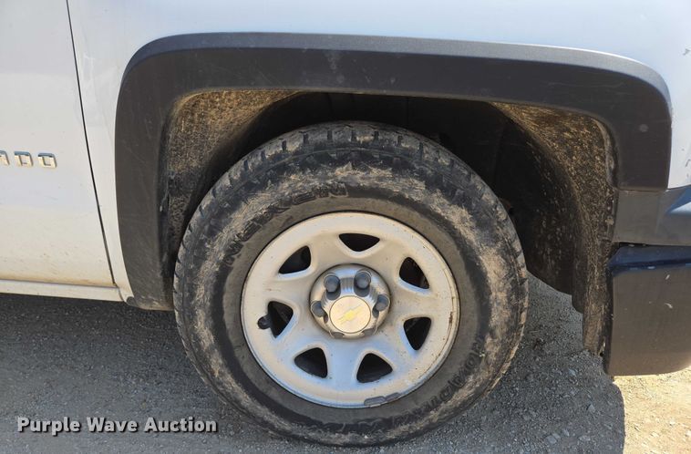 image for item ED2066 2015 Chevrolet Silverado 1500 Crew Cab pickup truck