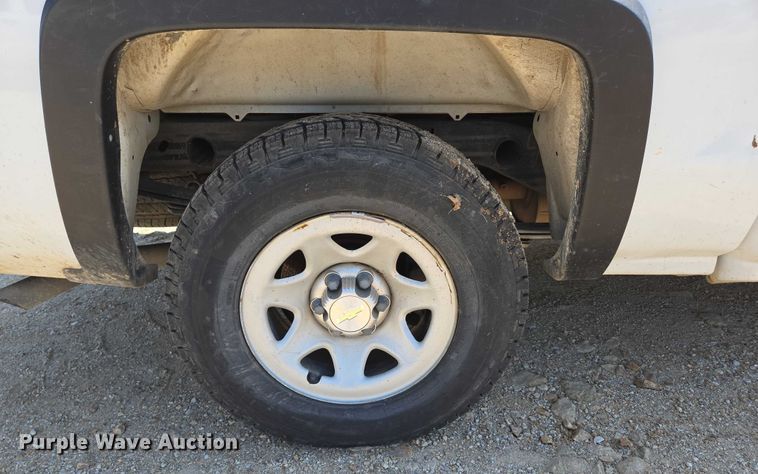 image for item ED2066 2015 Chevrolet Silverado 1500 Crew Cab pickup truck