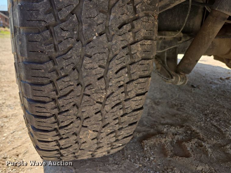 image for item ED2066 2015 Chevrolet Silverado 1500 Crew Cab pickup truck