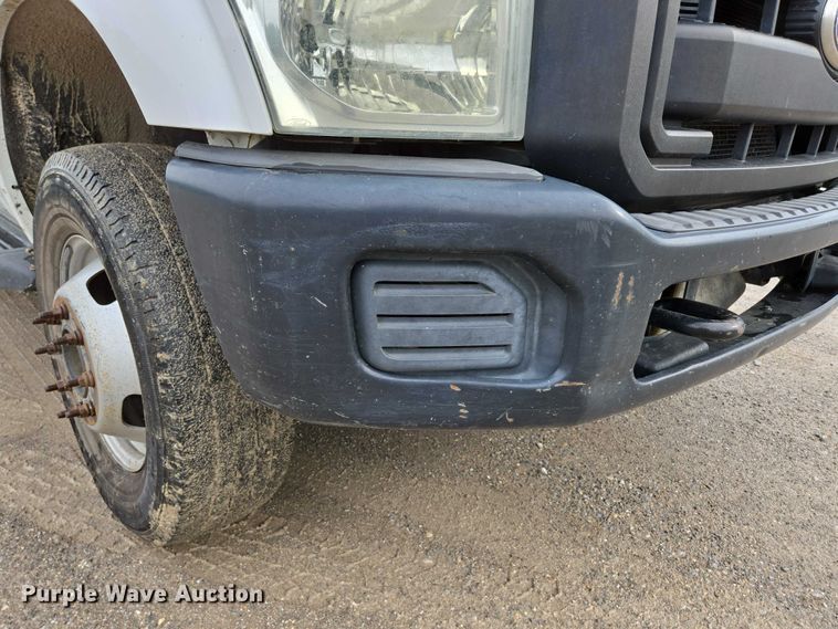 image for item ED2075 2011 Ford F350 Super Duty Crew Cab flatbed pickup truck