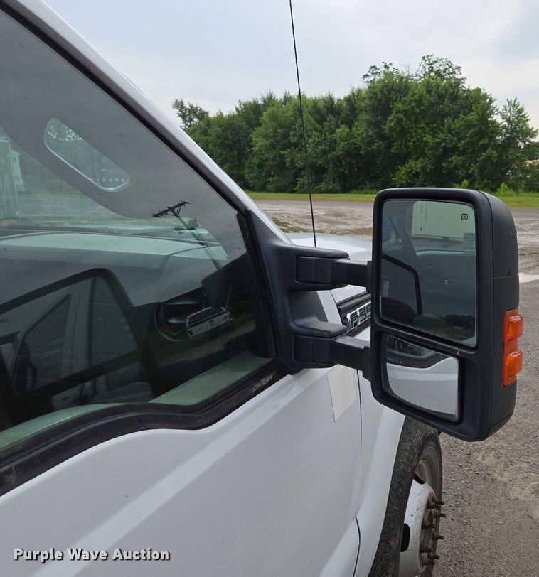 image for item ED2075 2011 Ford F350 Super Duty Crew Cab flatbed pickup truck