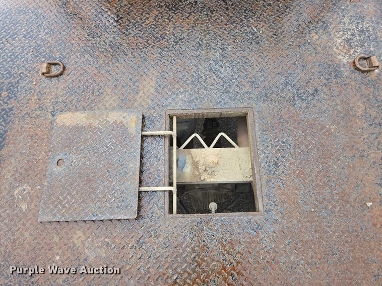 image for item ED2075 2011 Ford F350 Super Duty Crew Cab flatbed pickup truck