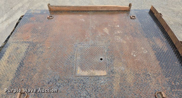 image for item ED2075 2011 Ford F350 Super Duty Crew Cab flatbed pickup truck