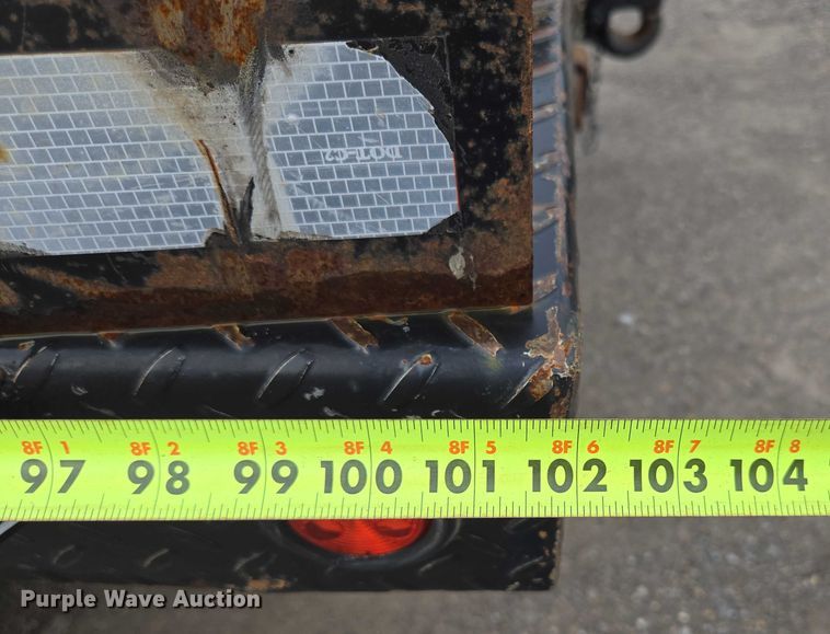 image for item ED2075 2011 Ford F350 Super Duty Crew Cab flatbed pickup truck