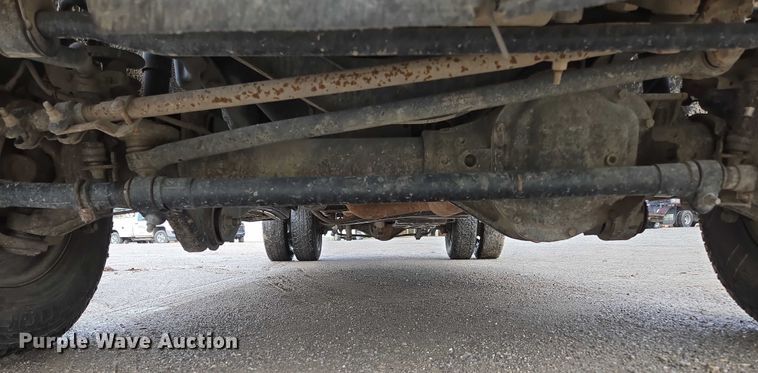 image for item ED2075 2011 Ford F350 Super Duty Crew Cab flatbed pickup truck