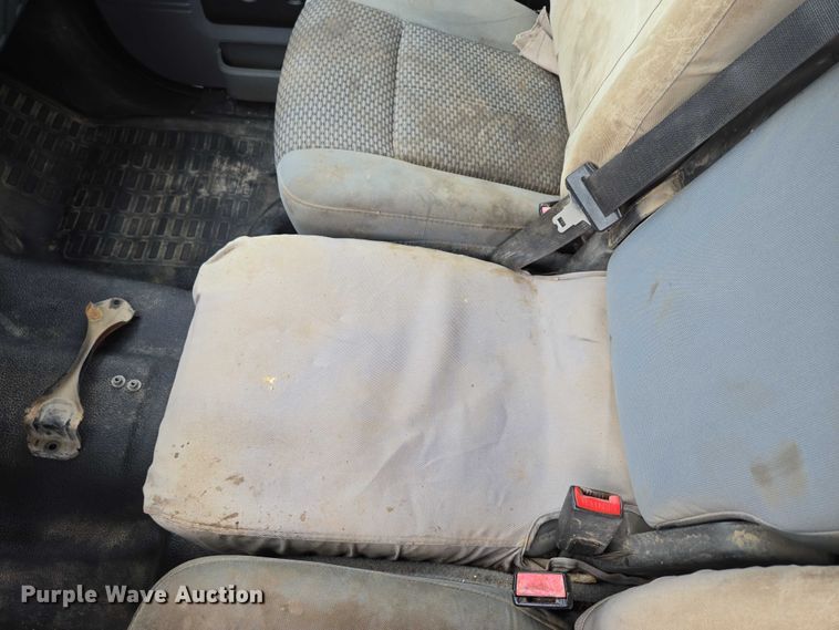 image for item ED2075 2011 Ford F350 Super Duty Crew Cab flatbed pickup truck