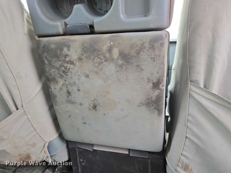 image for item ED2075 2011 Ford F350 Super Duty Crew Cab flatbed pickup truck