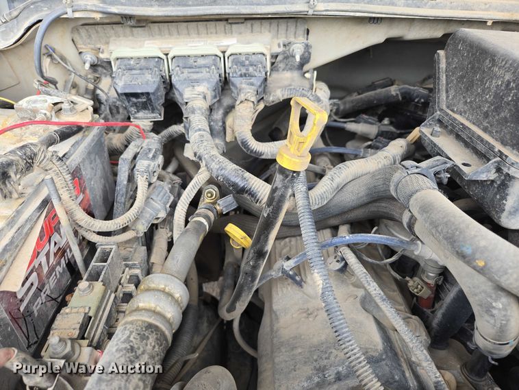 image for item ED2075 2011 Ford F350 Super Duty Crew Cab flatbed pickup truck