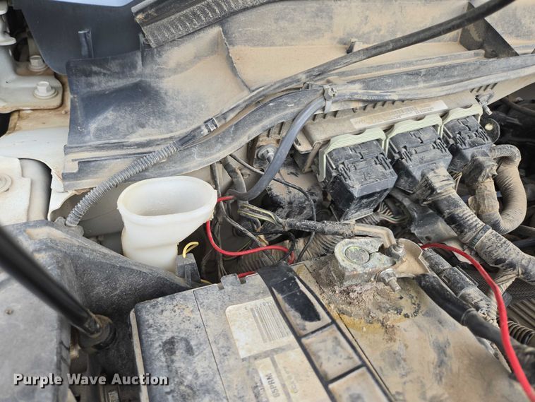 image for item ED2075 2011 Ford F350 Super Duty Crew Cab flatbed pickup truck