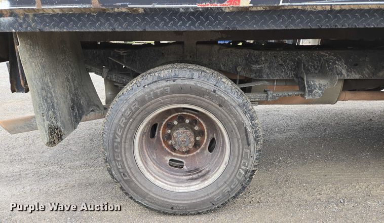 image for item ED2075 2011 Ford F350 Super Duty Crew Cab flatbed pickup truck