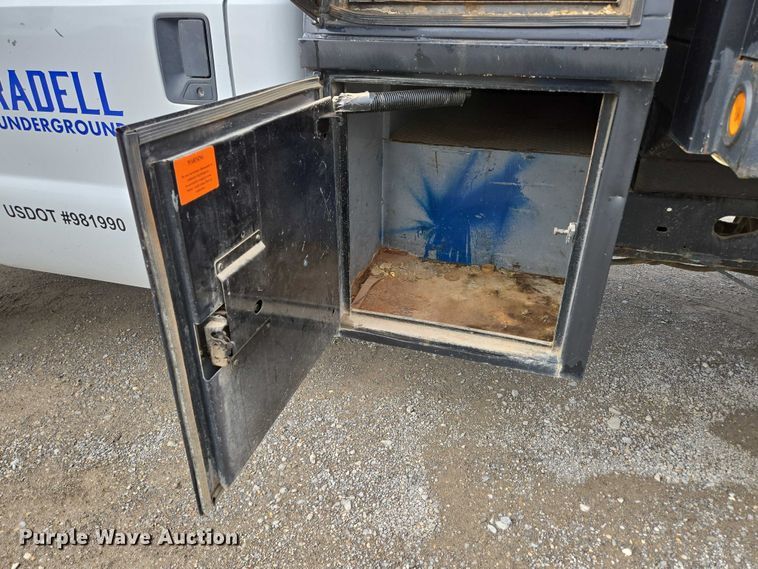 image for item ED2076 2008 Ford F450 Super Duty dump flatbed truck