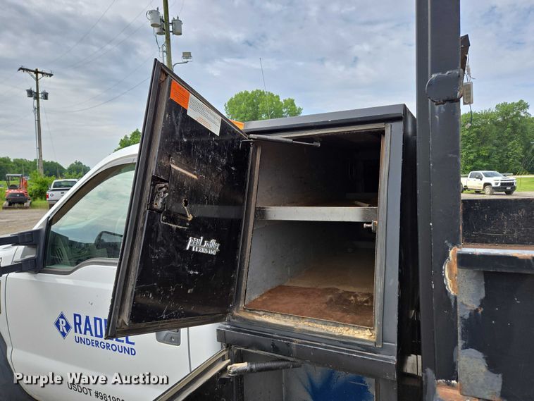 image for item ED2076 2008 Ford F450 Super Duty dump flatbed truck