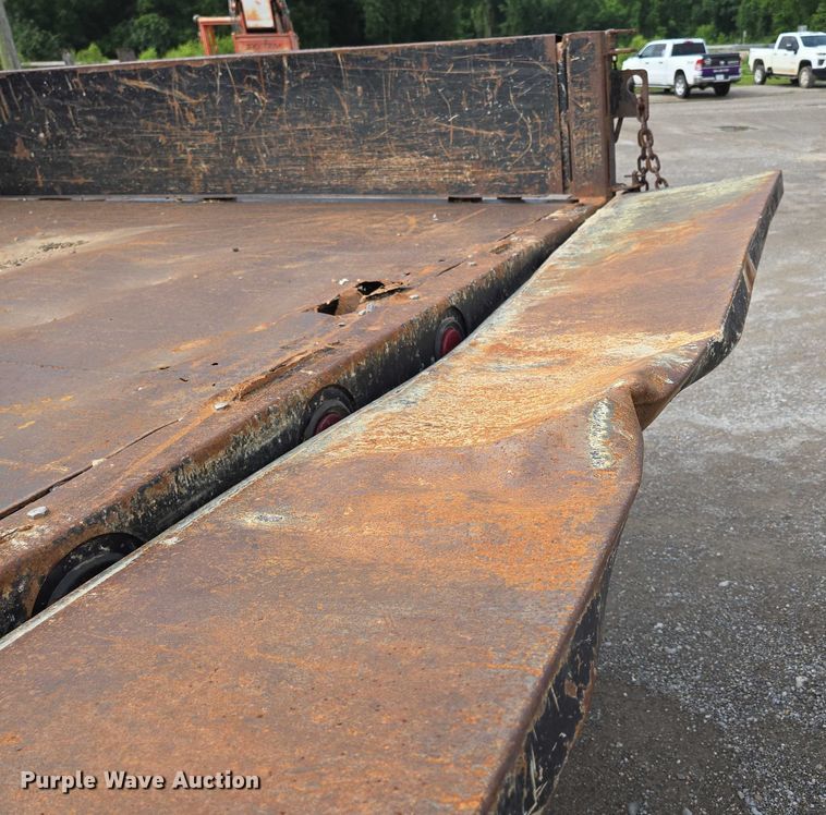 image for item ED2076 2008 Ford F450 Super Duty dump flatbed truck