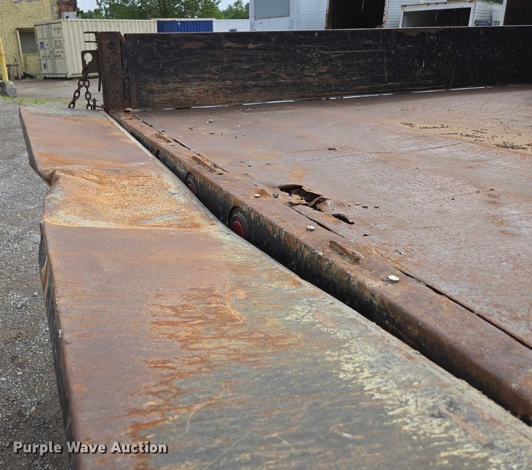 image for item ED2076 2008 Ford F450 Super Duty dump flatbed truck