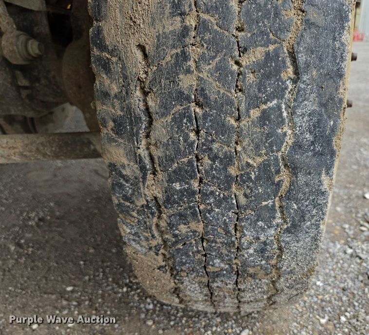 image for item ED2076 2008 Ford F450 Super Duty dump flatbed truck