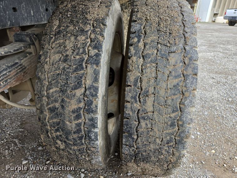 image for item ED2076 2008 Ford F450 Super Duty dump flatbed truck