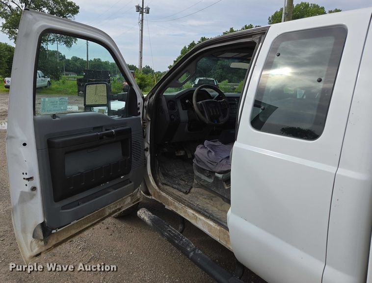 image for item ED2077 2014 Ford F250 Super Duty XLT SuperCab pickup truck