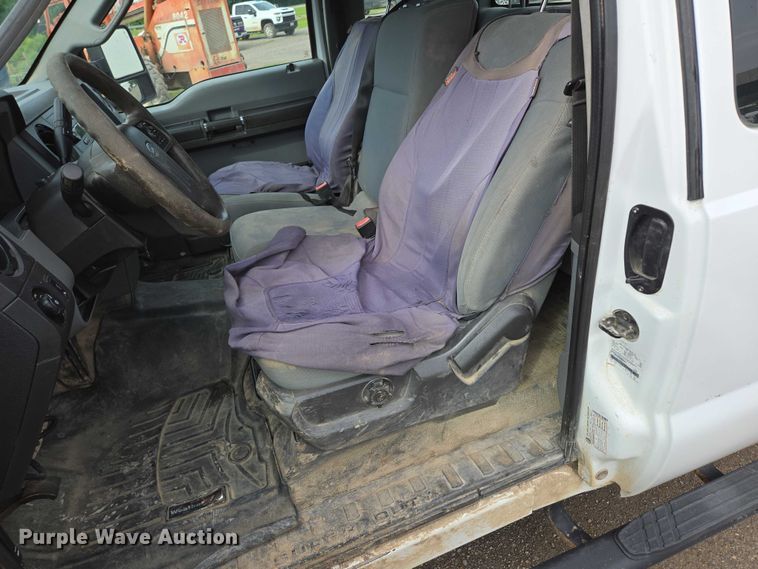 image for item ED2077 2014 Ford F250 Super Duty XLT SuperCab pickup truck