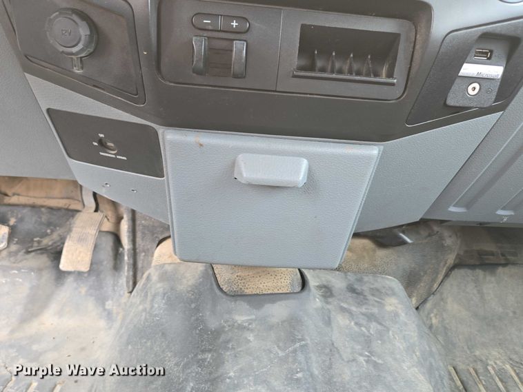 image for item ED2077 2014 Ford F250 Super Duty XLT SuperCab pickup truck