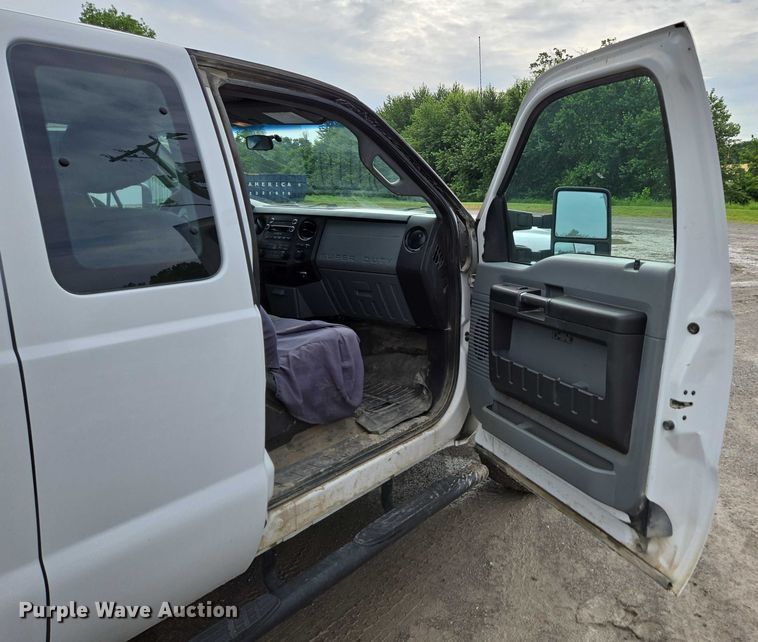 image for item ED2077 2014 Ford F250 Super Duty XLT SuperCab pickup truck