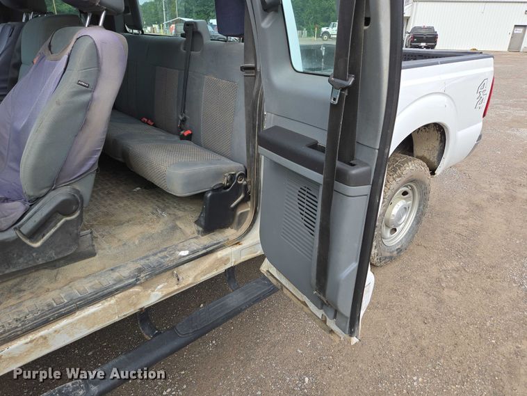 image for item ED2077 2014 Ford F250 Super Duty XLT SuperCab pickup truck