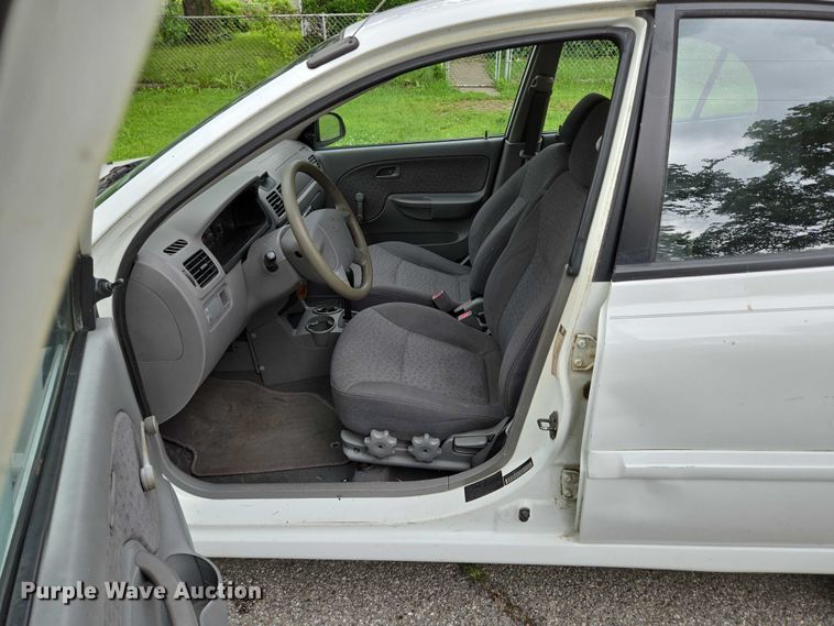 image for item ED2081 2004 Kia Rio 