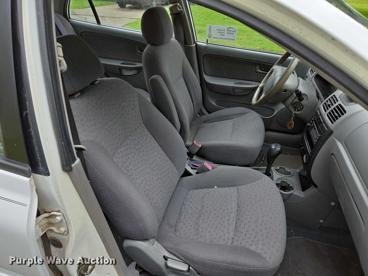 image for item ED2081 2004 Kia Rio 