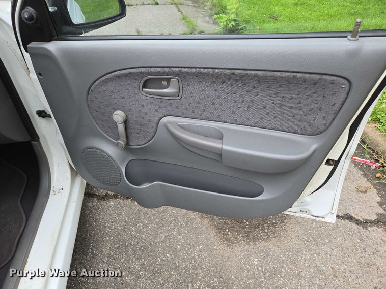 image for item ED2081 2004 Kia Rio 