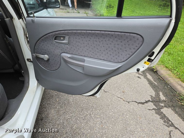 image for item ED2081 2004 Kia Rio 