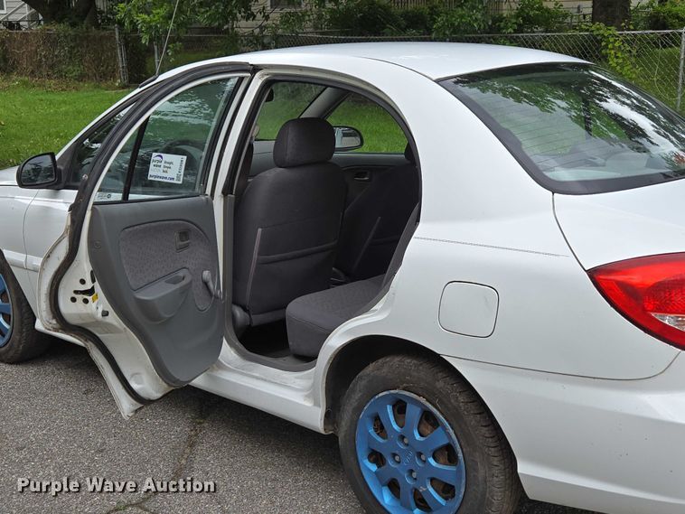 image for item ED2081 2004 Kia Rio 