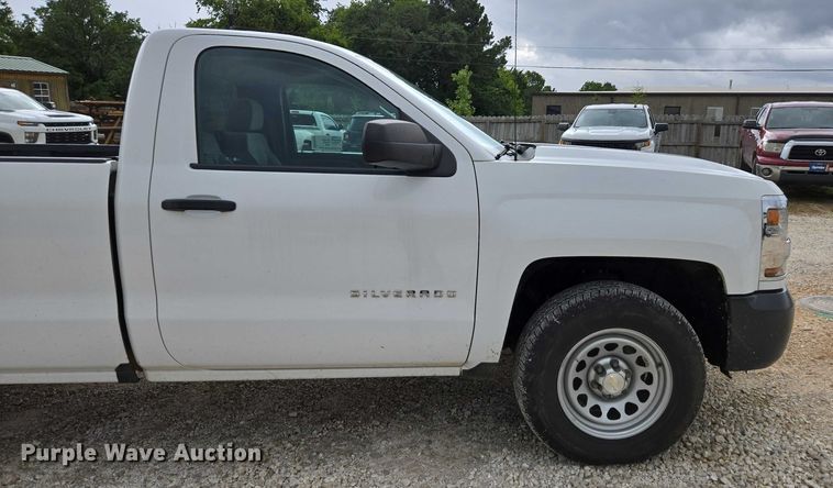 image for item ED2092 2016 Chevrolet Silverado 1500 pickup truck