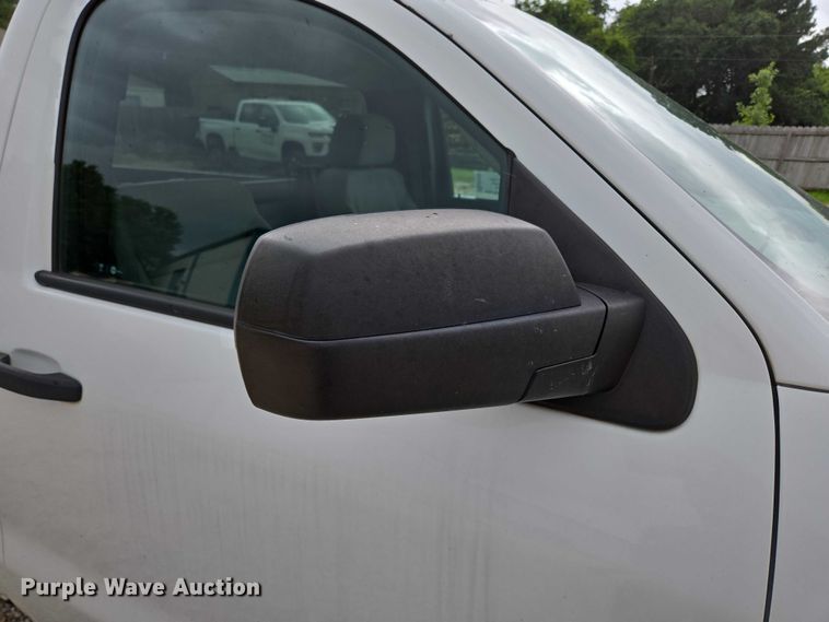 image for item ED2092 2016 Chevrolet Silverado 1500 pickup truck