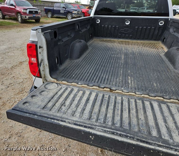 image for item ED2092 2016 Chevrolet Silverado 1500 pickup truck