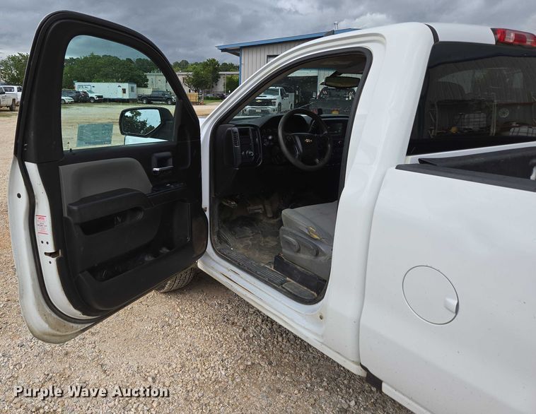 image for item ED2092 2016 Chevrolet Silverado 1500 pickup truck