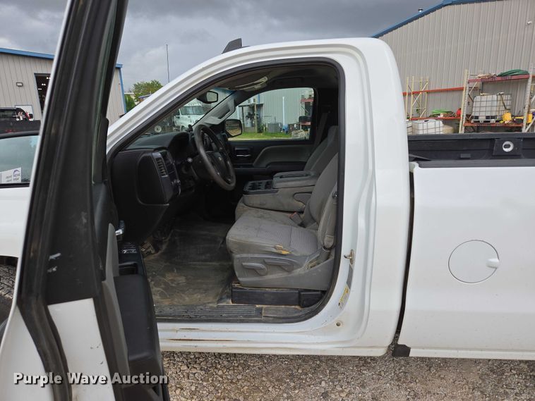 image for item ED2092 2016 Chevrolet Silverado 1500 pickup truck