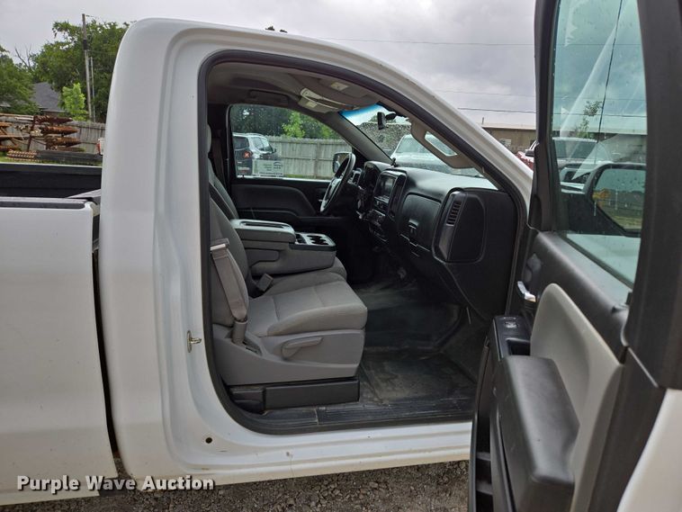 image for item ED2092 2016 Chevrolet Silverado 1500 pickup truck