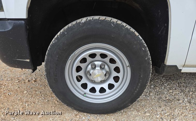 image for item ED2092 2016 Chevrolet Silverado 1500 pickup truck