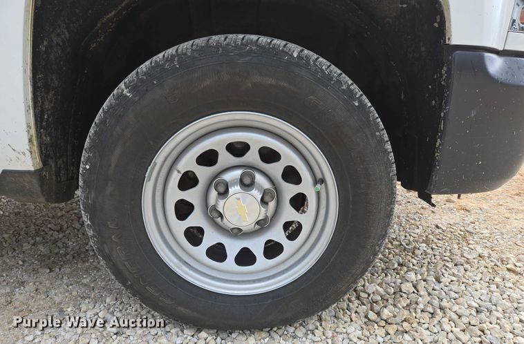 image for item ED2092 2016 Chevrolet Silverado 1500 pickup truck