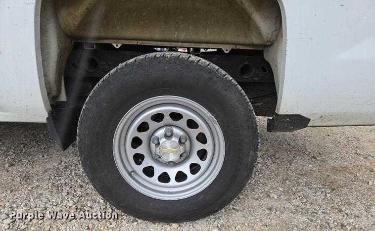 image for item ED2092 2016 Chevrolet Silverado 1500 pickup truck