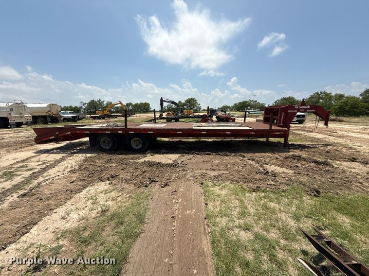 image for item ED5723 2010 Gooseneck Trailer 1032102A12A2 equipment trailer