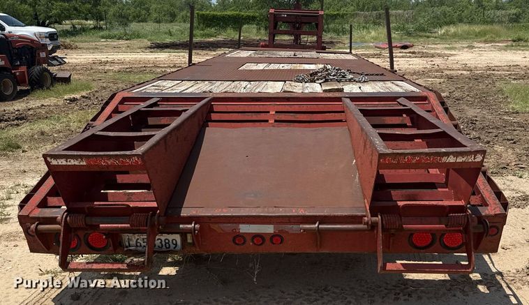 image for item ED5723 2010 Gooseneck Trailer 1032102A12A2 equipment trailer