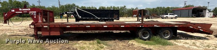 image for item ED5723 2010 Gooseneck Trailer 1032102A12A2 equipment trailer