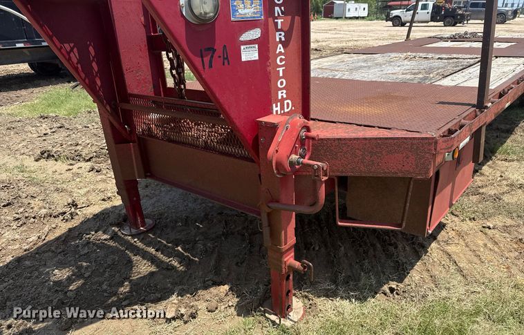 image for item ED5723 2010 Gooseneck Trailer 1032102A12A2 equipment trailer