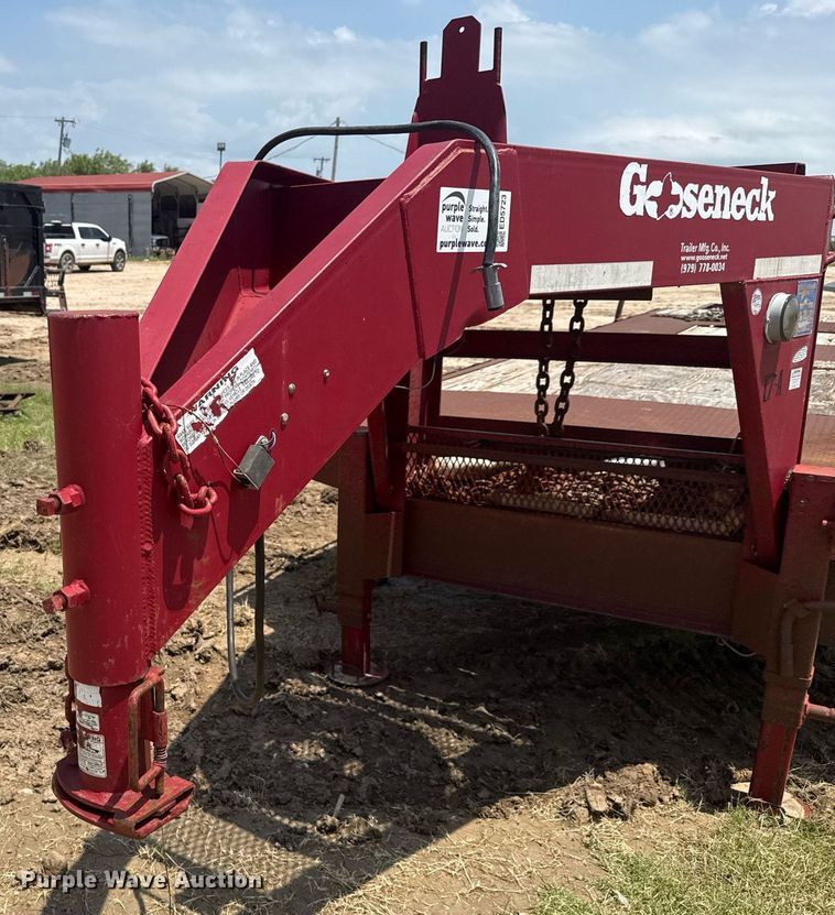 image for item ED5723 2010 Gooseneck Trailer 1032102A12A2 equipment trailer