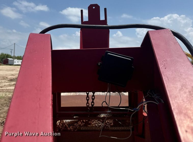 image for item ED5723 2010 Gooseneck Trailer 1032102A12A2 equipment trailer