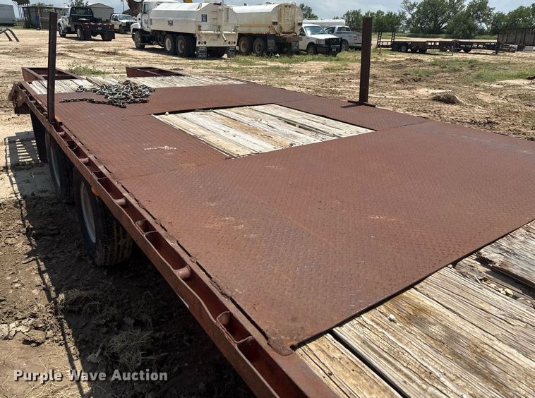 image for item ED5723 2010 Gooseneck Trailer 1032102A12A2 equipment trailer