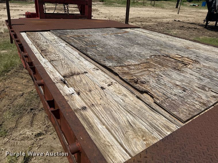 image for item ED5723 2010 Gooseneck Trailer 1032102A12A2 equipment trailer