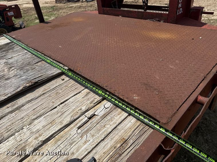 image for item ED5723 2010 Gooseneck Trailer 1032102A12A2 equipment trailer