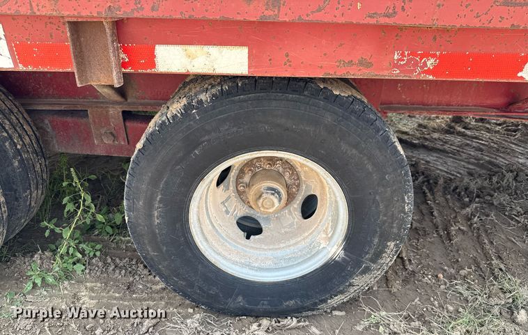 image for item ED5723 2010 Gooseneck Trailer 1032102A12A2 equipment trailer